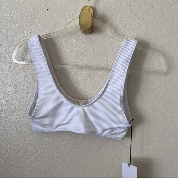 BNWT LOVEWAVE x Revolve Bambam Top in White bikini top size small - Picture 5 of 10